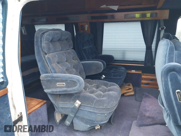 1991 Ford Econoline Cargo with VIN 1FDEE14H6MHA05266, listed as a IAAI auction lot 41538798 with 133,537 mi miles and . Bid and sale history available at DreamBid. Image 8.