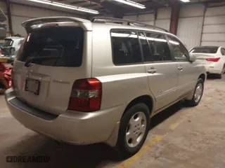 2007 Toyota Highlander w/3rd Row with VIN JTEEP21A170230690, listed as a IAAI auction lot 41708384 with 190,550 mi miles. Bid and sale history available at carsss.com. Image 4.