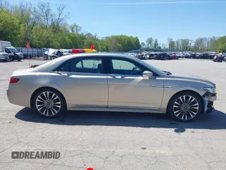 2017 Lincoln Continental Reserve z VIN 1LN6L9NP9H5616821, wystawiony jako IAAI lot #42217250 z przebiegiem 88 138 mil mil oraz . Historia ofert i sprzedaży dostępna na DreamBid. Obrazek 14.