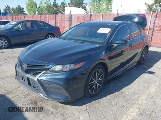 2021 Toyota Camry SE Nightshade with VIN 4T1T11AKXMU430841, listed as a IAAI auction lot 42019485 with 124,561 mi miles. Bid and sale history available at carsss.com. Image 2.