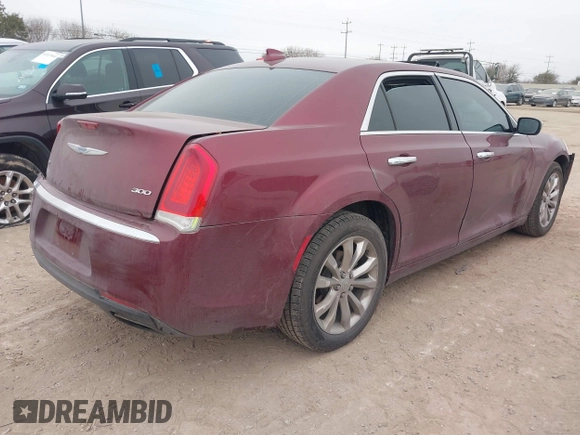 2020 Chrysler 300 Limited with VIN 2C3CCAKG3LH142027, listed as a IAAI auction lot 41532381 with 123,703 mi miles. Bid and sale history available at carsss.com. Image 4.
