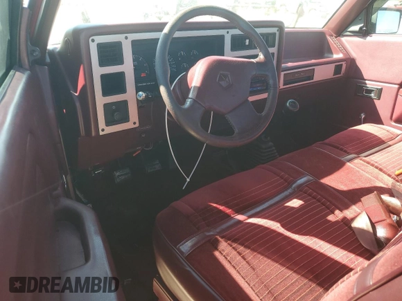 1989 Dodge Dakota z VIN 1B7GG66X6KS127702, wystawiony jako Copart lot #43276685 z przebiegiem 121 862 mil mil oraz Czysty tytuł • Clean title. Historia ofert i sprzedaży dostępna na DreamBid. Obrazek 8.
