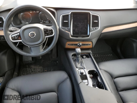 2022 Volvo XC90 Momentum with VIN YV4A221KXN1836374, listed as a Copart auction lot 73677533 with 7,766 mi miles and . Bid and sale history available at DreamBid. Image 8.