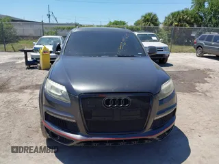 2013 Audi Q7 3.0T S line Prestige with VIN WA1DGAFE5DD009176, listed as a IAAI auction lot 42048689 with 176,035 mi miles. Bid and sale history available at carsss.com. Image 6.