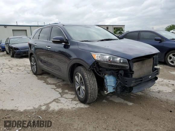 2020 Kia Sorento S z VIN 5XYPG4A5XLG612720, wystawiony jako Copart lot #55496335 z przebiegiem 98 995 mil mil oraz Czysty tytuł • Clean title. Historia ofert i sprzedaży dostępna na DreamBid. Obrazek 4.