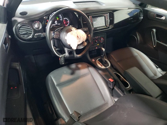 2018 Volkswagen Beetle S with VIN 3VWFD7AT7JM708032, listed as a Copart auction lot 44804844 with 30,755 mi miles. Bid and sale history available at carsss.com. Image 8.