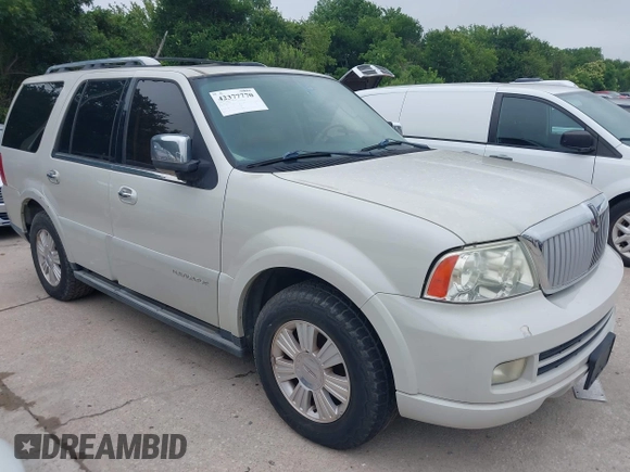2006 Lincoln Navigator Luxury z VIN 5LMFU27536LJ11833, wystawiony jako IAAI lot #42377770 z przebiegiem 171 885 mil mil oraz . Historia ofert i sprzedaży dostępna na DreamBid. Obrazek 1.