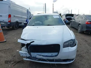 2015 Chrysler 300 with VIN 2C3CCAGG5FH808771, listed as a IAAI auction lot 41156907 with 133,000 mi miles. Bid and sale history available at carsss.com. Image 13.