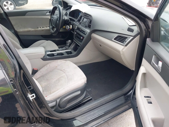 2015 Hyundai Sonata SE z VIN 5NPE24AF0FH058504, wystawiony jako IAAI lot #42354602 z przebiegiem 194 470 mil mil oraz . Historia ofert i sprzedaży dostępna na DreamBid. Obrazek 5.