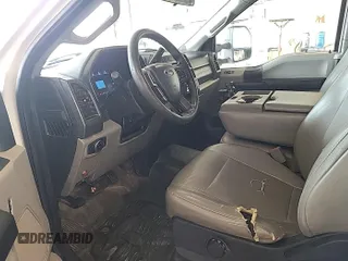 2019 Ford F-350 XL z VIN 1FD7X3A68KEG78527, wystawiony jako IAAI lot #42726904 z przebiegiem 145 652 mil mil oraz . Historia ofert i sprzedaży dostępna na DreamBid. Obrazek 9.