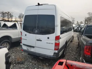 2014 Mercedes-Benz Sprinter with VIN WDZPE8DC9E5852585, listed as a Copart auction lot 84082834 with 378,412 mi miles and Salvage Title. Bid and sale history available at DreamBid. Image 3.
