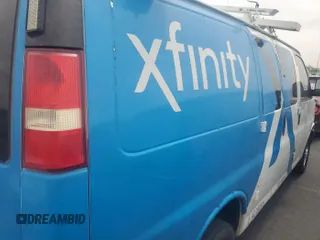 2010 Chevrolet Express Cargo z VIN 1GCZGFBA9A1174768, wystawiony jako IAAI lot #42556191 z przebiegiem 189 784 mil mil oraz . Historia ofert i sprzedaży dostępna na DreamBid. Obrazek 1.