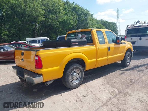 2015 Ford F-250 XLT z VIN 1FT7X2A68FEB98170, wystawiony jako IAAI lot #42524870 z przebiegiem 178 474 mil mil oraz . Historia ofert i sprzedaży dostępna na DreamBid. Obrazek 4.