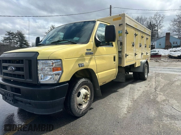 2021 Ford Econoline Cargo with VIN 1FDXE4FN1MDC34409, listed as a Copart auction lot 48386205 with 99,008 mi miles and Clean Title. Bid and sale history available at DreamBid. Image 1.