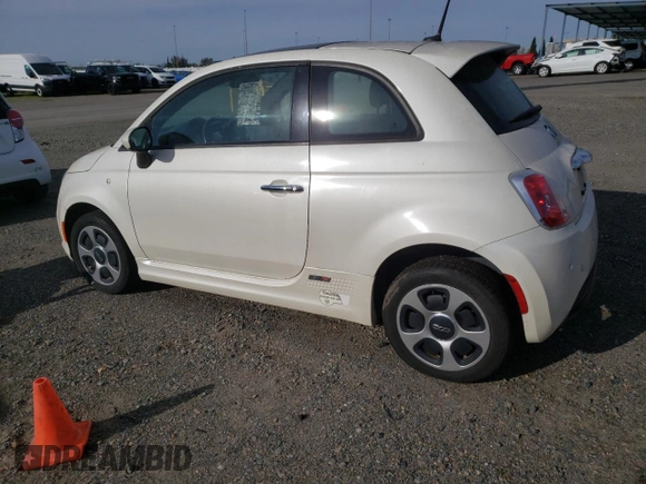 2014 FIAT 500e z VIN 3C3CFFGE5ET172801, wystawiony jako Copart lot #49651775 z przebiegiem 42 758 mil mil oraz Czysty tytuł • Clean title. Historia ofert i sprzedaży dostępna na DreamBid. Obrazek 2.