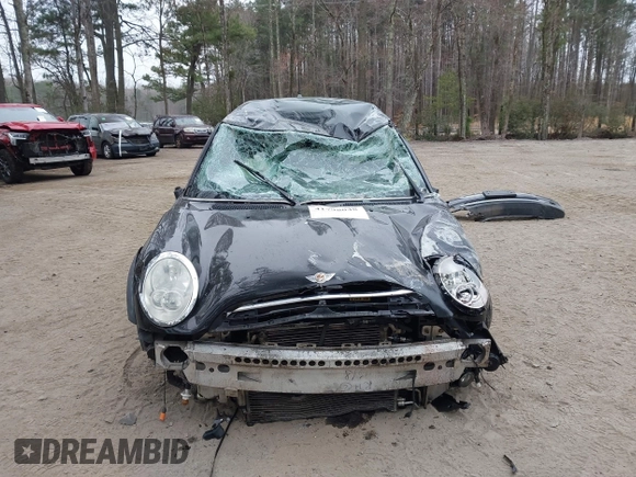 2005 MINI Hardtop z VIN WMWRC33445TJ64482, wystawiony jako IAAI lot #41798048 z przebiegiem 115 656 mil mil oraz . Historia ofert i sprzedaży dostępna na DreamBid. Obrazek 13.