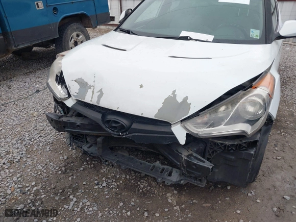 2014 Hyundai Veloster with VIN KMHTC6AD7EU217470, listed as a IAAI auction lot 41286296 with 150,034 mi miles. Bid and sale history available at carsss.com. Image 6.