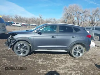 2017 Hyundai Tucson Limited z VIN KM8J3CA29HU408462, wystawiony jako IAAI lot #41674082 z przebiegiem 92 682 mil mil oraz . Historia ofert i sprzedaży dostępna na DreamBid. Obrazek 15.