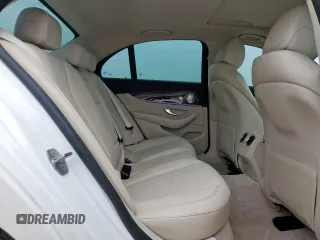 2017 Mercedes-Benz E 300 Luxury z VIN WDDZF4JBXHA191533, wystawiony jako Copart lot #57439265 z przebiegiem 93 125 mil mil oraz Czysty tytuł • Clean title. Historia ofert i sprzedaży dostępna na DreamBid. Obrazek 10.