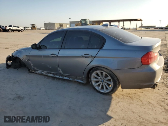 2011 BMW 3 Series 328i z VIN WBAPH7G54BNM55230, wystawiony jako Copart lot #52438875 z przebiegiem Nie podano mil oraz Szkoda całkowita • Salvage title. Historia ofert i sprzedaży dostępna na DreamBid. Obrazek 2.