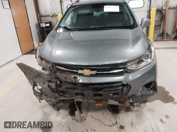 2019 Chevrolet Trax LT with VIN KL7CJPSB8KB937572, listed as a IAAI auction lot 42032722 with 103,132 mi miles. Bid and sale history available at carsss.com. Image 12.