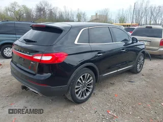 2017 Lincoln MKX Reserve z VIN 2LMPJ8LR7HBL31673, wystawiony jako IAAI lot #42202188 z przebiegiem 80 646 mil mil oraz . Historia ofert i sprzedaży dostępna na DreamBid. Obrazek 4.