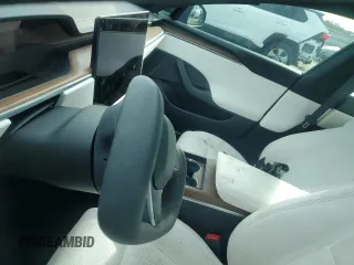 2021 Tesla Model S Long Range z VIN 5YJSA1E5XMF435213, wystawiony jako Copart lot #43395365 z przebiegiem Nie podano mil oraz Szkoda całkowita • Salvage title. Historia ofert i sprzedaży dostępna na DreamBid. Obrazek 9.
