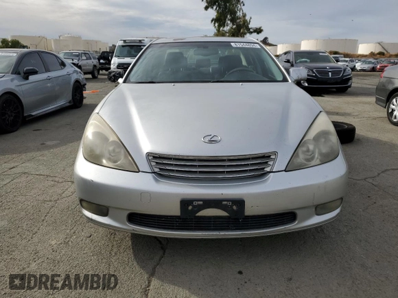2002 Lexus ES 300 with VIN JTHBF30G825017879, listed as a Copart auction lot 81544894 with 245,783 mi miles and Salvage Title. Bid and sale history available at DreamBid. Image 5.