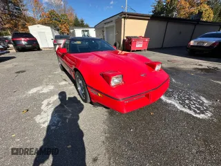 1990 Chevrolet Corvette z VIN 1G1YY2385L5119459, wystawiony jako Copart lot #55402695 z przebiegiem 51 537 mil mil oraz Tytuł czysty. Historia ofert i sprzedaży dostępna na DreamBid. Obrazek 1.