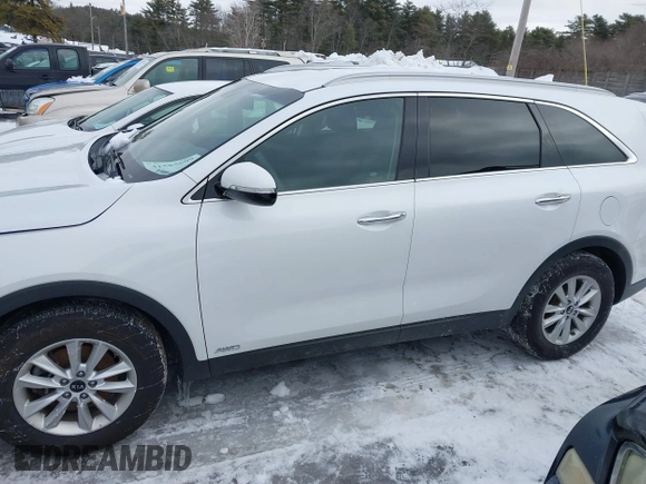 2019 Kia Sorento LX with VIN 5XYPGDA39KG452763, listed as a IAAI auction lot 41585609 with 71,503 mi miles. Bid and sale history available at carsss.com. Image 14.