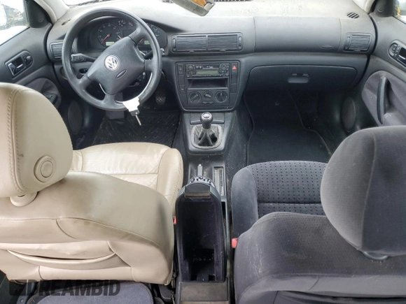 2000 Volkswagen Passat z VIN WVWMA23B3YP228438, wystawiony jako Copart lot #48724625 z przebiegiem 204 670 mil mil oraz Szkoda całkowita • Salvage title. Historia ofert i sprzedaży dostępna na DreamBid. Obrazek 8.