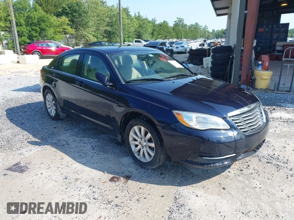 2012 Chrysler 200 Touring z VIN 1C3CCBBB1CN172726, wystawiony jako IAAI lot #42157617 z przebiegiem 198 765 mil mil oraz . Historia ofert i sprzedaży dostępna na DreamBid. Obrazek 1.