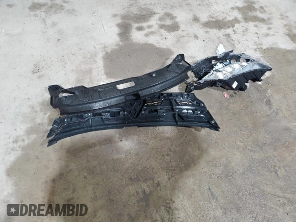 2023 Mitsubishi Outlander ES z VIN JA4ARUAU9PU012079, wystawiony jako Copart lot #52338905 z przebiegiem 31 458 mil mil oraz Szkoda całkowita • Salvage title. Historia ofert i sprzedaży dostępna na DreamBid. Obrazek 13.