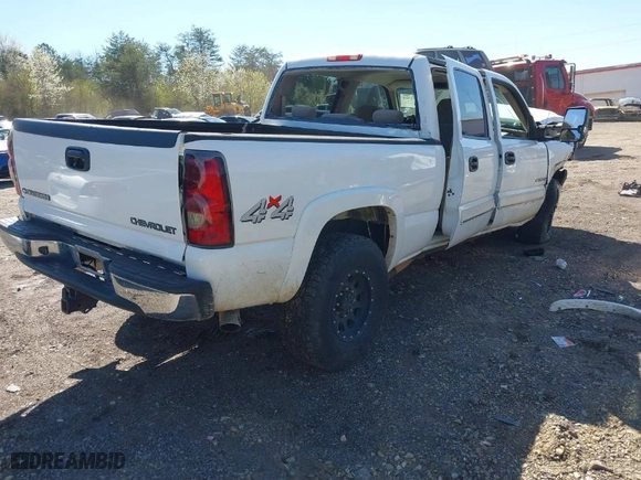 2005 Chevrolet Silverado 2500HD LS with VIN 1GCHK23U95F846199, listed as a IAAI auction lot 41771024 with 1 mi miles. Bid and sale history available at carsss.com. Image 4.