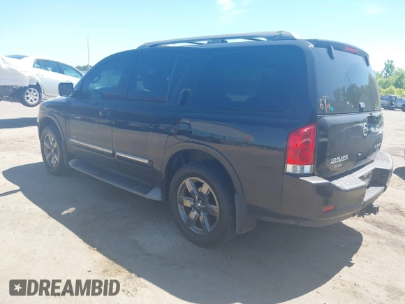 2014 Nissan Armada Platinum z VIN 5N1BA0NE9EN611807, wystawiony jako IAAI lot #42297717 z przebiegiem 199 541 mil mil oraz . Historia ofert i sprzedaży dostępna na DreamBid. Obrazek 3.