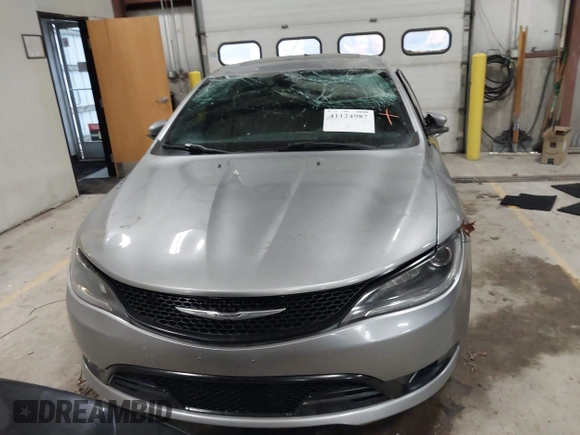2015 Chrysler 200 S with VIN 1C3CCCBG2FN700683, listed as a IAAI auction lot 41124987 with 98,724 mi miles. Bid and sale history available at carsss.com. Image 12.