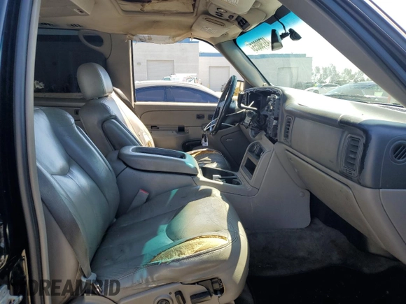 2004 Chevrolet Suburban LT with VIN 3GNEC16T84G297788, listed as a Copart auction lot 49790055 with 243,726 mi miles and Salvage Title. Bid and sale history available at carsss.com. Image 7.