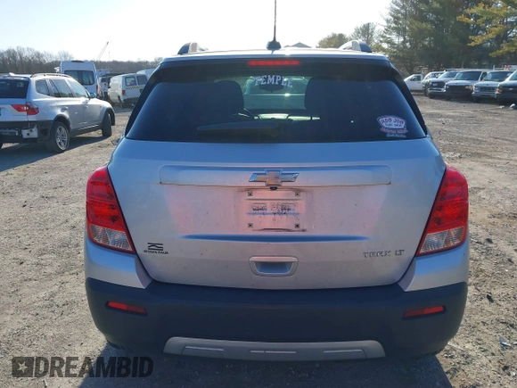 2016 Chevrolet Trax LT z VIN 3GNCJLSB7GL162268, wystawiony jako IAAI lot #41753118 z przebiegiem 123 599 mil mil oraz . Historia ofert i sprzedaży dostępna na DreamBid. Obrazek 16.