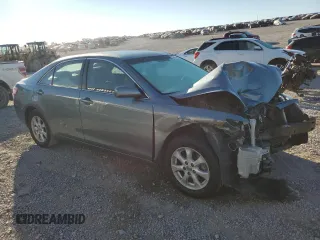 2010 Toyota Camry z VIN 4T1BF3EK1AU556617, wystawiony jako Copart lot #76898584 z przebiegiem 223 564 mil mil oraz Szkoda całkowita • Salvage title. Historia ofert i sprzedaży dostępna na DreamBid. Obrazek 4.