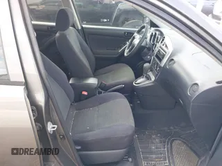 2006 Toyota Matrix STD z VIN 2T1KR32E46C615612, wystawiony jako IAAI lot #41939746 z przebiegiem 220 477 mil mil oraz . Historia ofert i sprzedaży dostępna na DreamBid. Obrazek 5.