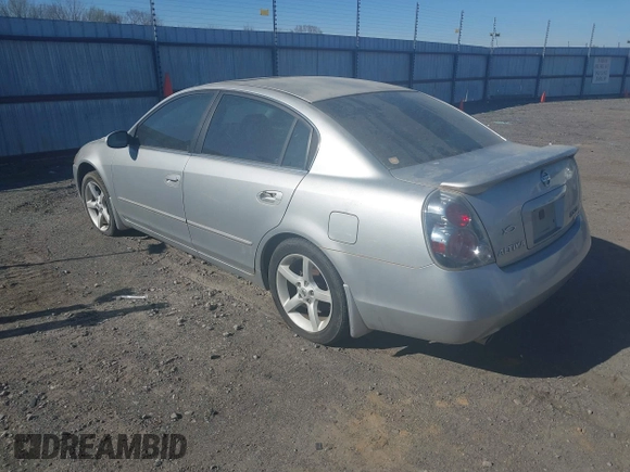 2005 Nissan Altima 3.5 SE with VIN 1N4BL11D05C239986, listed as a IAAI auction lot 41866344 with 212,087 mi miles. Bid and sale history available at carsss.com. Image 3.