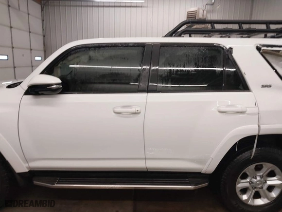 2018 Toyota 4Runner SR5 with VIN JTEBU5JR0J5506340, listed as a IAAI auction lot 41360970 with 101,420 mi miles. Bid and sale history available at carsss.com. Image 14.