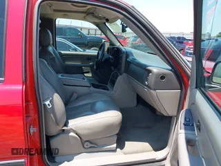 2005 Chevrolet Avalanche LT with VIN 3GNEC12Z35G179854, listed as a IAAI auction lot 42443728 with 263,042 mi miles and . Bid and sale history available at DreamBid. Image 5.