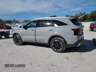 2025 Kia Sorento S z VIN 5XYRL4JCXSG324861, wystawiony jako Copart lot #47929585 z przebiegiem 8 110 mil mil oraz Szkoda całkowita • Salvage title. Historia ofert i sprzedaży dostępna na DreamBid. Obrazek 2.