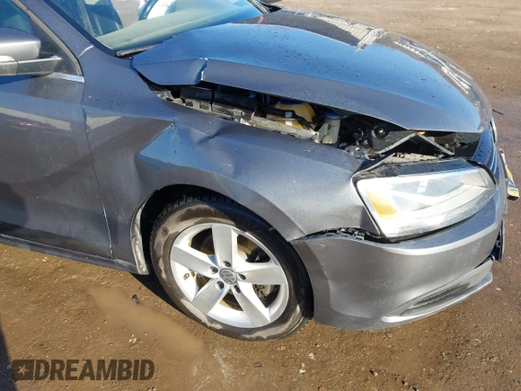 2014 Volkswagen Jetta TDI with VIN 3VWLL7AJ7EM276956, listed as a IAAI auction lot 41865670 with 135,159 mi miles and . Bid and sale history available at DreamBid. Image 18.