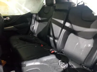 2019 Jeep Cherokee High Altitude z VIN 1C4PJMDXXKD418412, wystawiony jako Copart lot #42813455 z przebiegiem 42 376 mil mil oraz Szkoda całkowita • Salvage title. Historia ofert i sprzedaży dostępna na DreamBid. Obrazek 10.