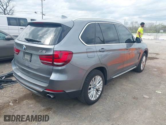 2016 BMW X5 xDrive35i z VIN 5UXKR0C53G0P19015, wystawiony jako IAAI lot #41930862 z przebiegiem 150 762 mil mil oraz . Historia ofert i sprzedaży dostępna na DreamBid. Obrazek 4.