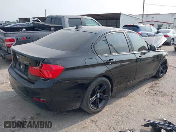 2015 BMW 3 Series 328i с VIN WBA3A5G57FNS89315, выставлен на аукционе IAAI как лот 42293358 с пробегом Не указан миль и . История ставок и продаж доступна на DreamBid. Изображение 4.