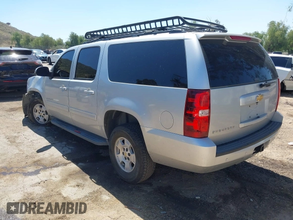 2013 Chevrolet Suburban LT with VIN 1GNSCJE06DR138925, listed as a IAAI auction lot 42008011 with 236,244 mi miles. Bid and sale history available at carsss.com. Image 3.