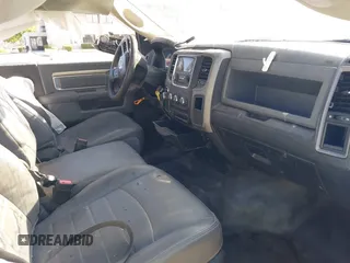 2019 Ram 1500 Tradesman с VIN 3C6JR6AG1KG504281, выставлен на аукционе IAAI как лот 42304352 с пробегом 93 552 миль миль и . История ставок и продаж доступна на DreamBid. Изображение 5.
